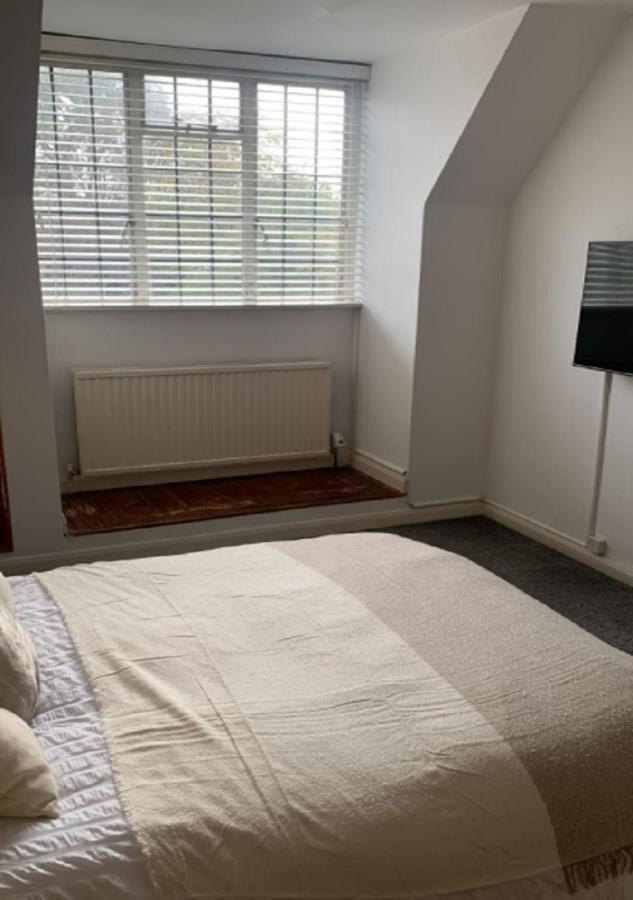 Wandsworth, South London Deluxe King Room 4 Dış mekan fotoğraf