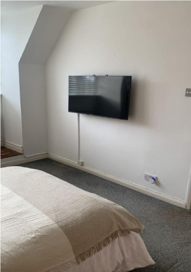 Wandsworth, South London Deluxe King Room 4 Dış mekan fotoğraf